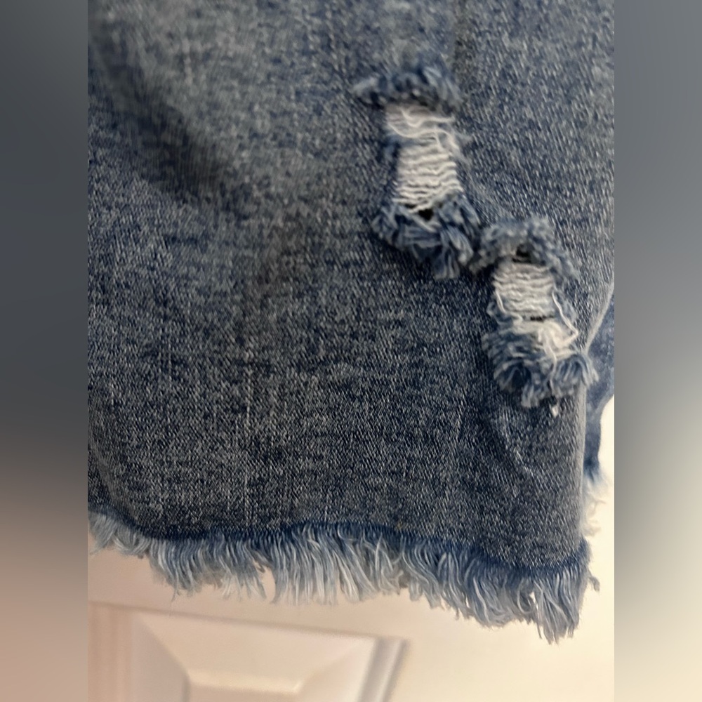 BNWT Denim Love faded medium wash pink rhinestone and lace embellishment jeans - Picture 5 of 5